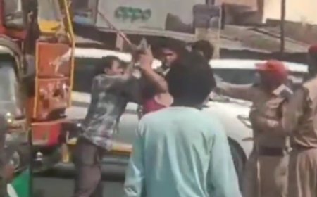 एत्मादपुर में हाईवे पर हो रही मारपीट और होमगार्ड की निष्क्रियता। बरहन चौराहे की हकीकत कैमरे में कैद।