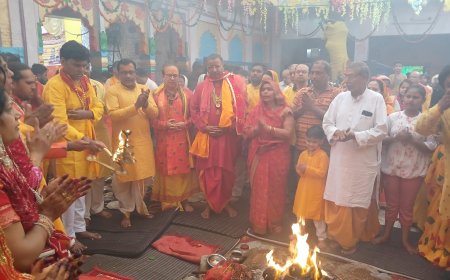 मां पीतांबरा के प्राकट्य उत्सव पर पांच कुंडीय हवन, माता का अभिषेक और कन्या पूजन