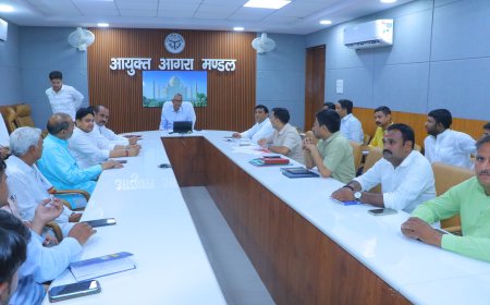 किसानों को उद्यमिता से जोड़ने के लिए मंडलायुक्त ने आगरा में कृषि आधारित उद्योग का प्रस्ताव मांगा