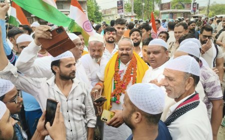 शौर्य तिरंगा यात्रा में उमड़ा देशभक्ति का सैलाब, नागरिकों ने की पुष्प वर्षा