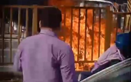 न्यू आगरा क्षेत्र में चलती एक्टिवा बनी आग का गोला, हाईवे पर मची अफरा-तफरी