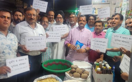 बरेली में तुर्की की खुबानी जानवरों को खिलाई, व्यापारी बोले- देश है ये गद्दार, इससे नहीं करेंगे व्यापार