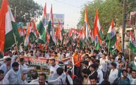 ऑपरेशन सिंदूर की सफलता पर तिरंगे में लिपटी देशभक्ति, यमुना पार में गूंजा भारत माता की जय