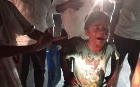 आगरा: ट्रक ने ऒटो में मारी टक्कर, महिला और बच्चा समेत कई घायल