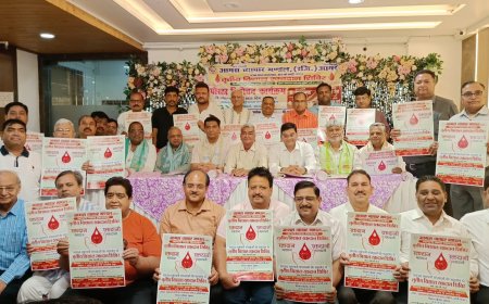 आगरा व्यापार मंडल 31 अगस्त को बनायेगा रक्तदान का रिकॊर्ड, समरोह में हुआ पोस्टर का विमोचन