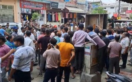 अतिक्रमण पर हंगामा: महिला रेस्टोरेंट स्वामी का नगर निगम टीम से टकराव, विरोध के बाद लौटाया सामान