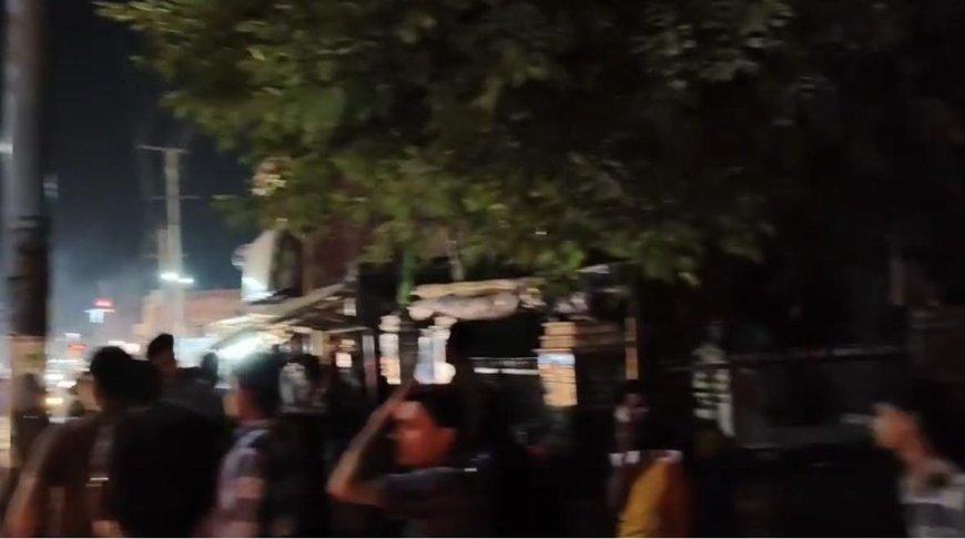 वक़्फ़ बिल के विरोध में आगरा के मुसलमानों ने 15 मिनट तक घरों की बिजली रखी बंद