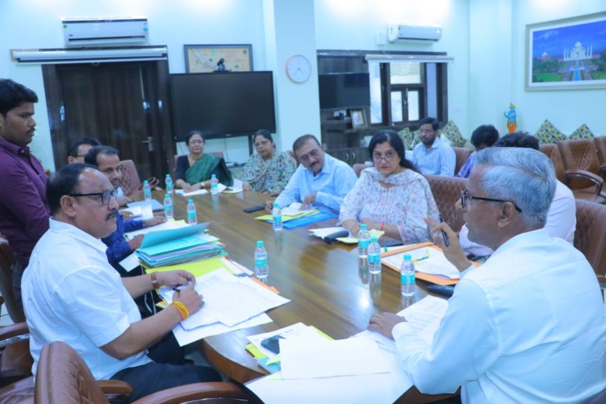 आगरा कॉलेज के अस्थाई कर्मचारियों के वेतन में तीन गुना वृद्धि