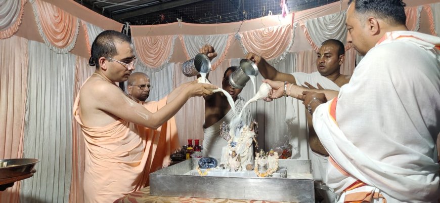 नरसिंह चतुर्दशी पर भक्तों ने मांगी राष्ट्र रक्षा की कामना, पाणकम और 12 अनाजों के जल से हुआ अभिषेक