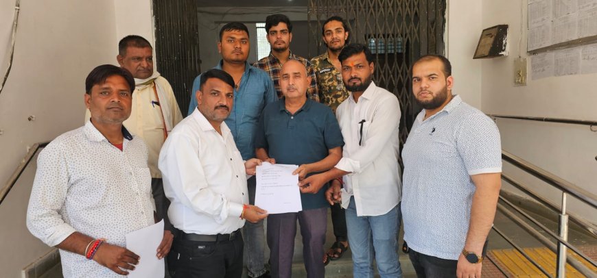 कब सुधरेगा शिक्षा तंत्र?  बीएसए ऑफिस पर अभिभावकों का हल्लाबोल, निजी स्कूलों की मनमानी पर फूटा गुस्सा