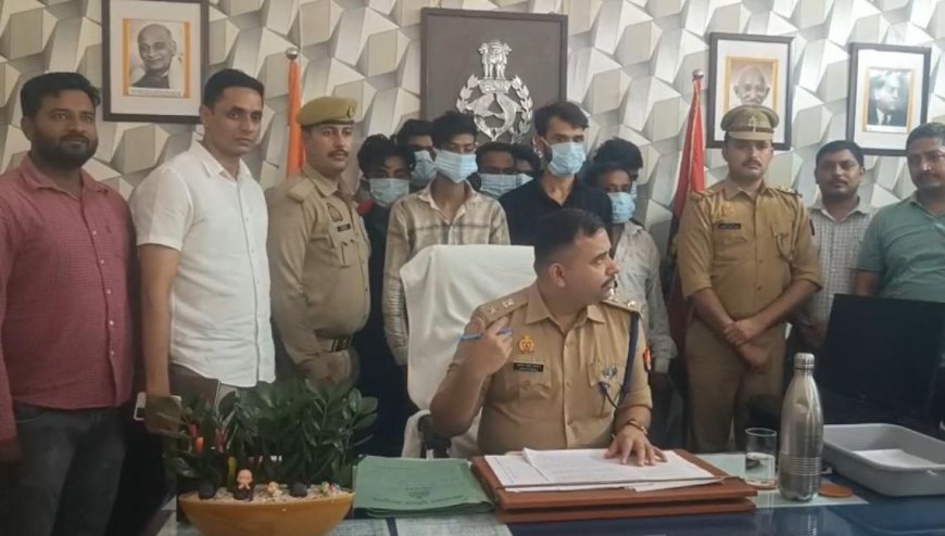 आगरा में मोबाइल टावर बैटरी चोर गैंग का पर्दाफाश: आठ गिरफ्तार, 5 लाख की बैटरियां बरामद