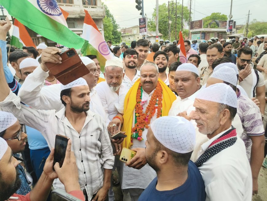 शौर्य तिरंगा यात्रा में उमड़ा देशभक्ति का सैलाब, नागरिकों ने की पुष्प वर्षा