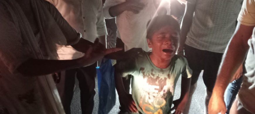 आगरा: ट्रक ने ऒटो में मारी टक्कर, महिला और बच्चा समेत कई घायल