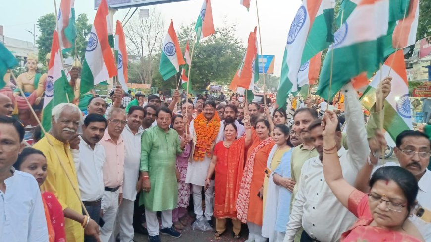 बल्केश्वर में निकाली गई शौर्य तिरंगा यात्रा में दिखा देशभक्ति का अद्भुत नज़ारा