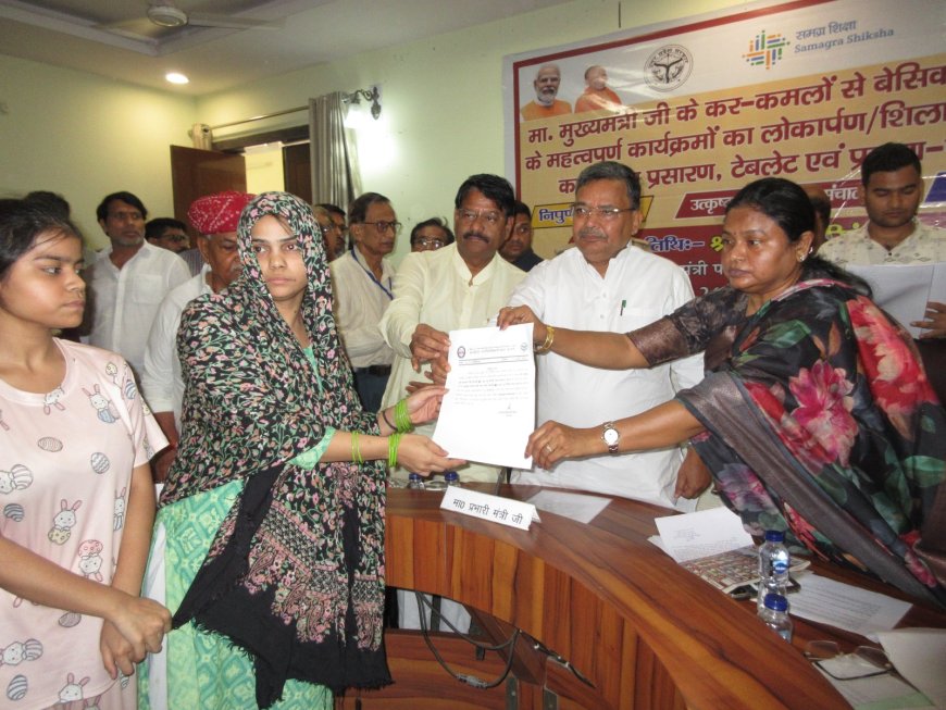 प्रभारी मंत्री जयवीर सिंह का दौरा: आपदा राहत से लेकर विकास समीक्षा तक, आगरा को मिली कई सौगातें