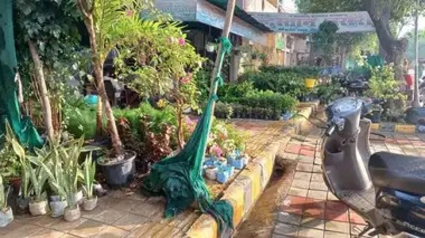 फुटपाथ हमारा हक़ है: आगरा में सुप्रीम कोर्ट के आदेश के बाद अतिक्रमण हटाने की उठी मांग