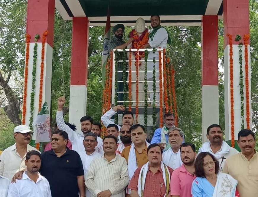 चौ. चरण सिंह की पुण्यतिथि पर रालोद ने किया हवन, विचार गोष्ठी और पुष्पांजलि