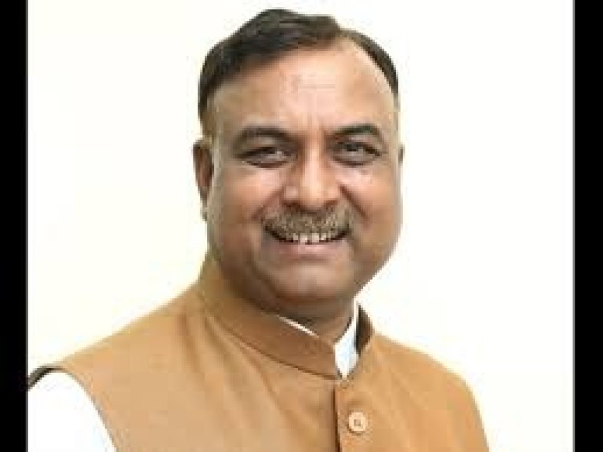 पर्यटकों को परेशान मत करिए: सांसद नवीन जैन ने पुलिस को चेताया