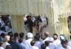 संजय कपूर पंचतत्व में विलीन, बेटे कियान रोते रहे, करीना छिपाती रहीं आंसू