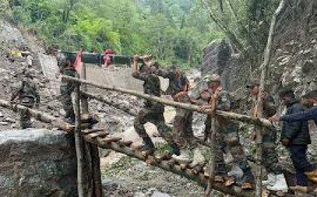 सिक्किम में आर्मी कैंप पर भूस्खलन तीन की मौत नौ जवान लापता