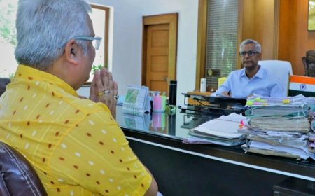 टीटीजेड की पर्यावरणीय चुनौतियों पर रिवर कनेक्ट कैंपेन ने मंडलायुक्त को सौंपा चार्टर