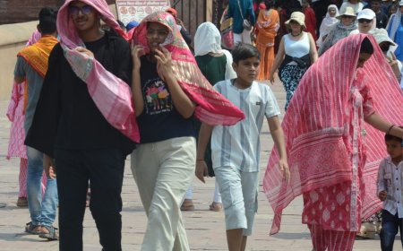 झुलसता आगरा: सड़कों से बाजार तक सन्नाटा, मानसून की राह तकते लोग