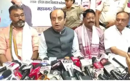 राहुल गांधी हाफिज सईद से भी बड़ा पाकिस्तान का 'मुहाफिज' बनने की होड़ में- सुधांशु त्रिवेदी