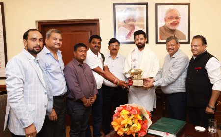 आगरा में फूड प्रोसेसिंग की क्रांति की तैयारी, चिराग पासवान ने किया फूड एक्सपो एंड कॉन्क्लेव का पोस्टर विमोचन