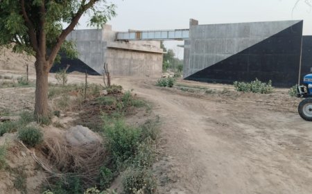 तीसरी बाईपास रेललाइन से सिंचाई की गूल बंद, सिंचाई न हो पाने से किसानों में रोष