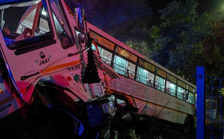 आगरा-लखनऊ एक्सप्रेसवे पर पुलिस रिक्रूट्स की बस को ट्रेलर ने मारी टक्कर, तीन घायल