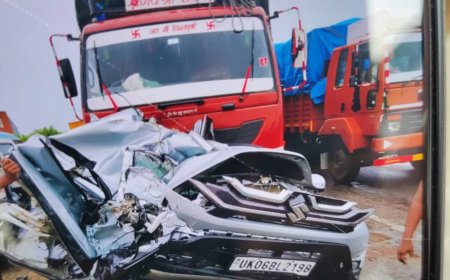 लेखपाल से कानूनगो बने थे, ड्यूटी जाते समय कैंटर ने कार को टक्कर मारी, मौत, पत्नी घायल