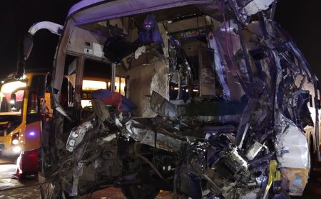 आधी रात बाद फतेहाबाद में भीषण हादसाः एक्सप्रेसवे पर खड़े ट्रक में जा घुसी यात्री बस, दो की मौत, 32 घायल