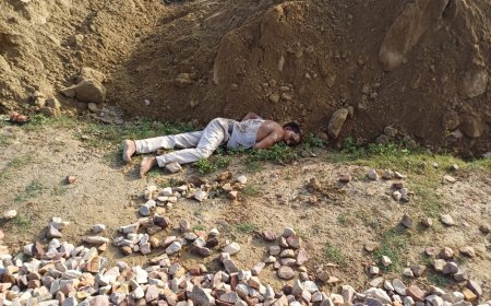 आगरा में ट्रैक किनारे खड़ी ज़िंदगी एक पल में खत्म: ट्रेन की चपेट में आकर युवक की दर्दनाक मौत