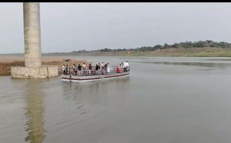 पिनाहट में चंबल नदी पर पौंटून पुल हटाया गया, यात्रियों के लिए पीडब्ल्यूडी का फ्री स्टीमर शुरू