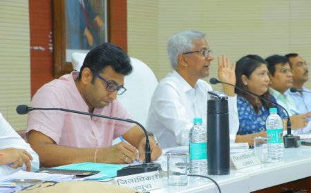 आईजीआरएस की अनदेखी पर मंडलायुक्त ने कसे अधिकारियों के पेंच 