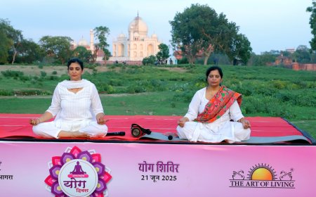 अंतरराष्ट्रीय योग दिवसः ताजमहल के पीछे सूर्यास्त के बाद गूंजा योग का स्वर
