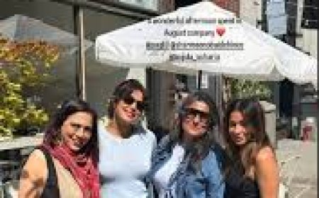 पाक फिल्म मेकर के साथ आउटिंग पर निकलीं प्रियंका चोपड़ा