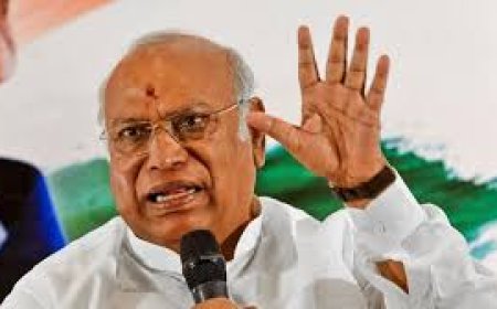 खरगे की चेतावनी, 'अगर संविधान में किसी भी शब्द को छुआ तो कांग्रेस करेगी पुरजोर विरोध