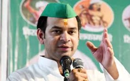 अनुष्का के घर में सात घंटे रहे तेज प्रताप, बोले-मेरा पारिवारिक मामला