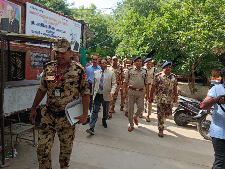 न्यायालय सुरक्षा को लेकर सख्त दिखे एडीजी डीके ठाकुर, आगरा कोर्ट में किया गहन निरीक्षण