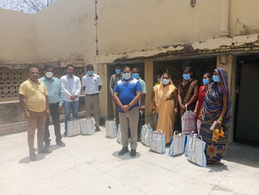 टीबी मुक्त अभियान: डीटीसी आगरा ने गोद लिए 25 मरीज, बांटी पोषण पोटली   