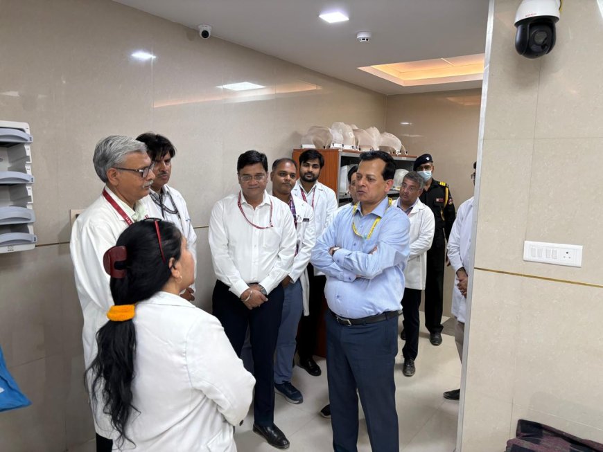प्रमुख सचिव एसएन मेडिकल कॉलेज पहुंचे, इमरजेंसी में न्यूरो सर्जरी ओटी की स्थापना के निर्देश