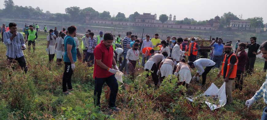 आगरा में यमुना पुनर्जीवन की सुबह: 25 ट्रॉली कचरा उठाने के साथ शुरू हुआ जनसंकल्प का महायज्ञ