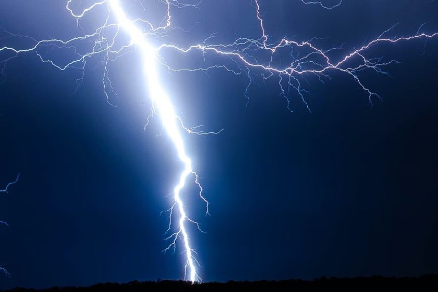 बरेली में कहर बनी आकाशीय बिजली: दो की मौत, एक पशु भी मरा