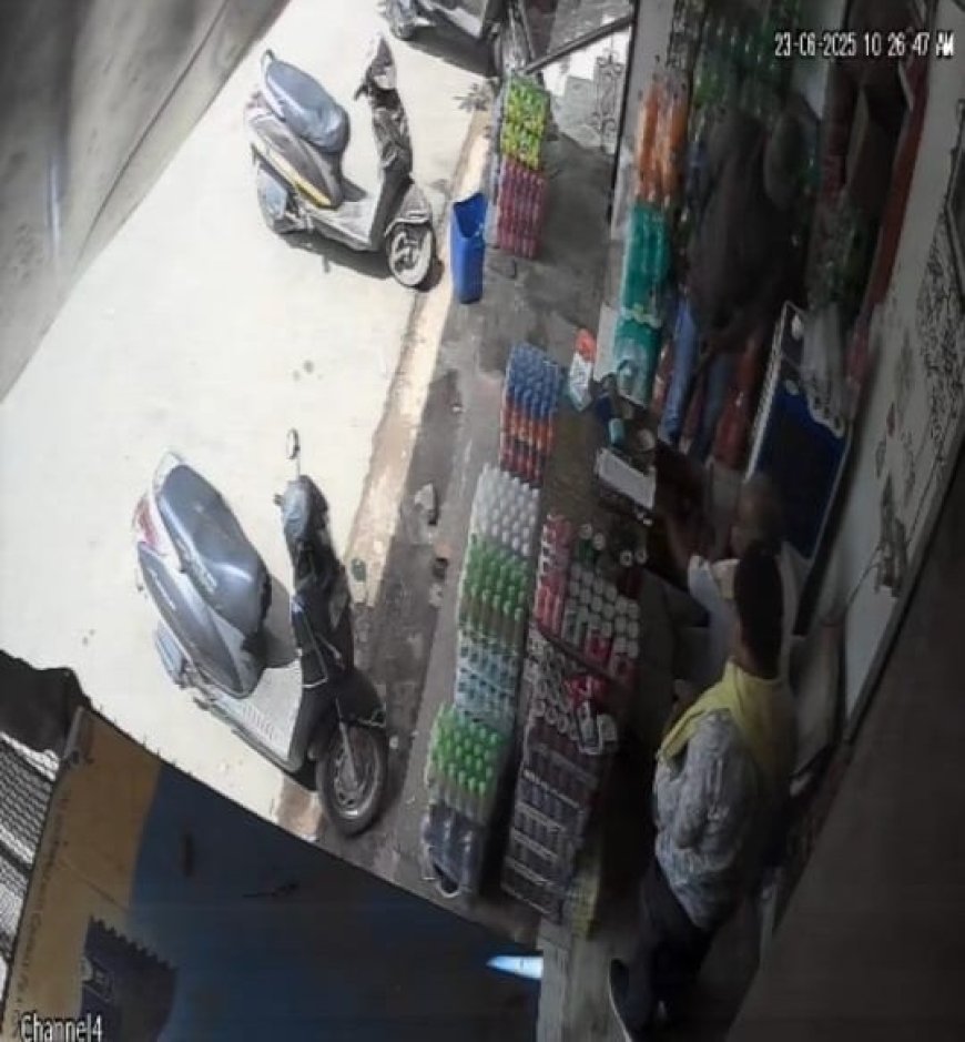 फतेहपुरसीकरी में दुकानदार को बातों में उलझाकर गल्ले से 18 हजार नकद ले उड़े दो शातिर