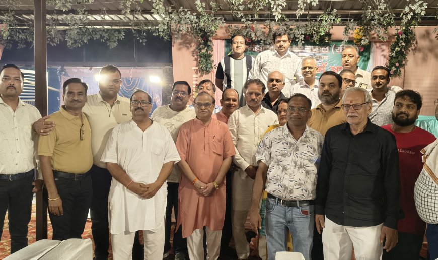 श्री महालक्ष्मी मंदिर में सजा फूल बंगला, पोशाक अर्पण के साथ शुरू हुई जन्माष्टमी की तैयारियां