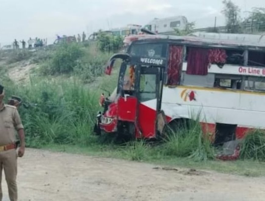 आगरा-लखनऊ एक्सप्रेसवे पर ट्रक से टकराकर खाई में गिरी डबल डेकर बस, दो की मौत और 52 घायल
