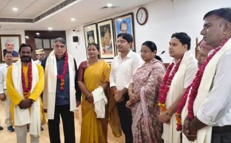 नगर निगम कार्यकारिणी में डोर-टू-डोर चार्ज, रोड कटिंग, सफाई, ट्री गार्ड और गृहकर पर अहम फैसले