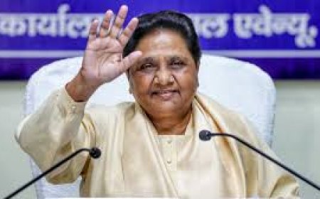 मायावती ने कहा, योगी सरकार स्कूलों को मर्ज करने का फैसला वापस ले