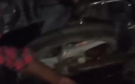 आगरा में देर रात हादसाः दो बाइक टकराईं, घायल युवक की इलाज के दौरान मौत, चार घायल हुए थे